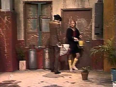 El Chavo del Ocho - Limpiando la vecindad, 2ª Parte (1977) - Learn Spanish with this music video
