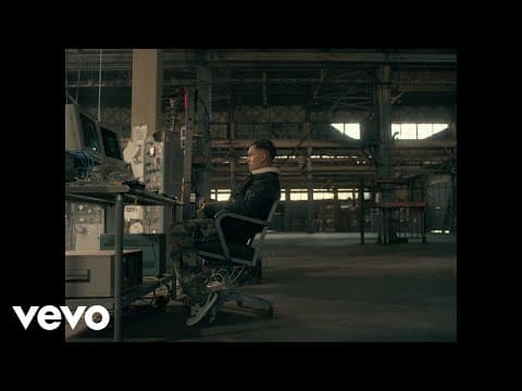 Tainy, Bad Bunny, Julieta Venegas - Lo Siento BB:/ (Official) - Learn Spanish with this music video